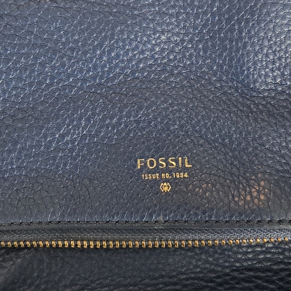 Fossil Preston Pebbled Grain Leather Royal Blue Foldover Zippered XBody Handbag - Picture 2 of 5